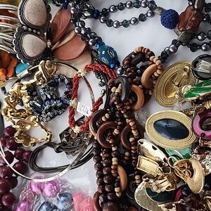 WOW. Jewelry Show Notification